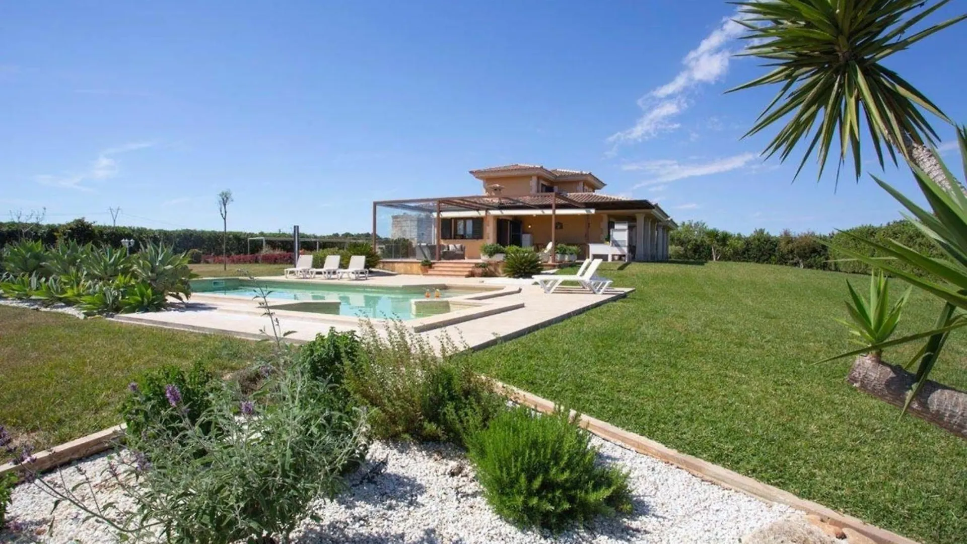 Holiday home Grosszuegige Finca Mit Beheizbarem Pool Und Jacuzzi Muro