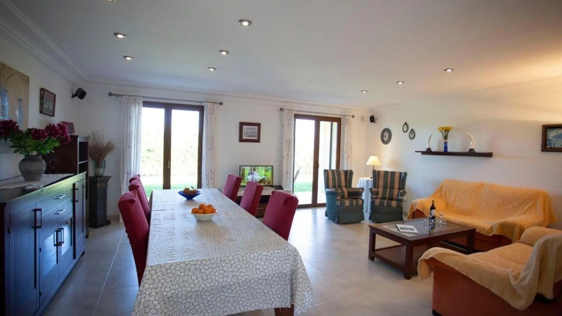 Grosszuegige Finca Mit Beheizbarem Pool Und Jacuzzi Muro Spain